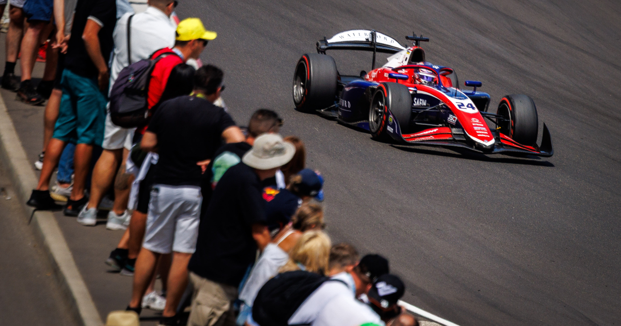 Two cars in the points. Laurens Van Hoepen narrowly misses the podium